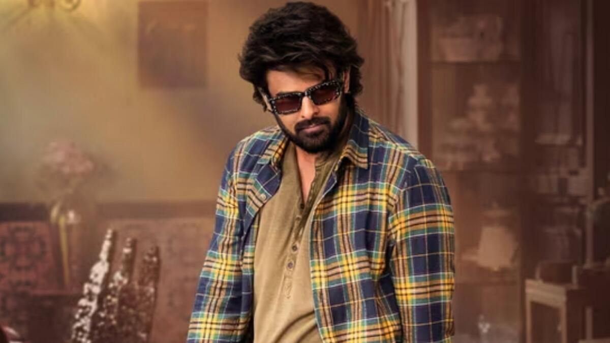 Chiranjeevi'den Ram Charan'a Ünlüler Doğum Günü Dileklerini Prabhas'a Uzatıyor