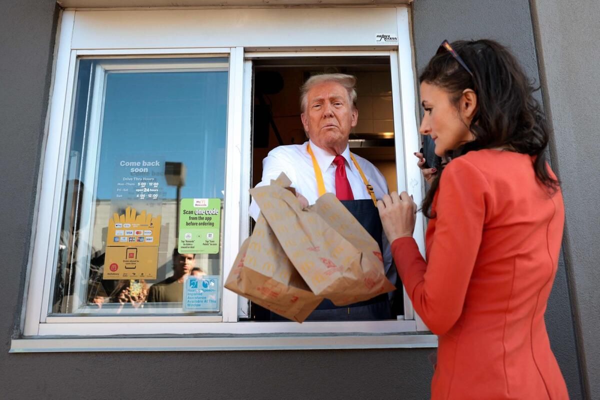 Ataçtan Balina Psikiyatrisine ve Patates Kızartmasına Kadar Trump Teğet Geçiyor