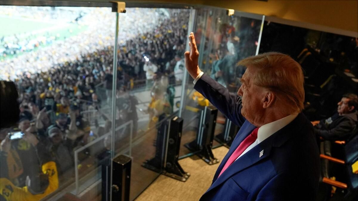 Harris, Trump, Washington Post Anketinde Sallanan Eyaletlerde Ölü Sıcağında