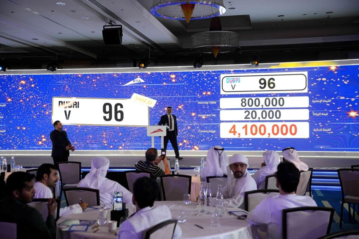 Dubai: Aa17 Plakası, Rta İhaleleri 90 Prim Numarası Olarak 8 Milyon Dh'ye Satılıyor