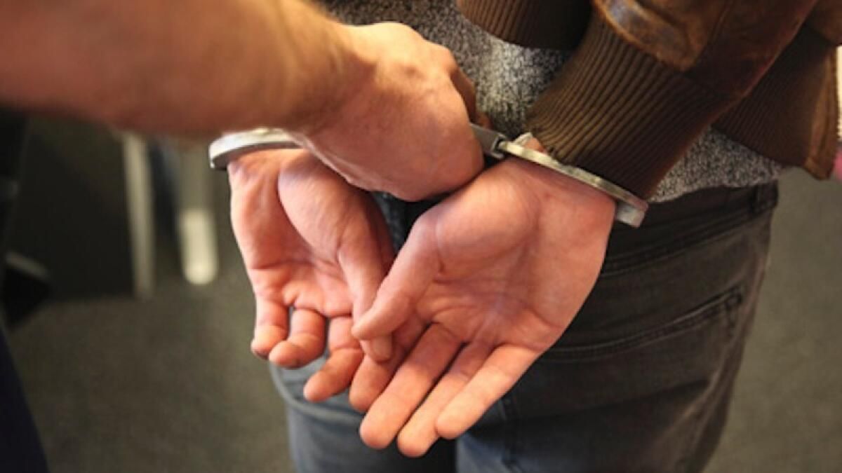 Dubai: Adam Hapsedildi, Uyuşturucu Etkisi Altında Araba Kullandığı için 100.000 Dh'ye Para cezası Verildi