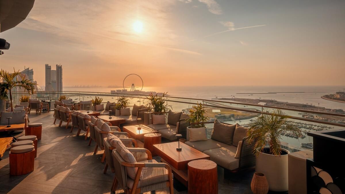 Dubai'nin Kışının Tadını çıkarmak için Muhteşem Açık Oturma Alanına Sahip 10 Restoran