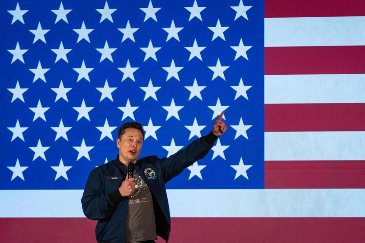 Washington Post, Musk'un 1990'larda ABD'de Kısa Bir Süre Yasadışı Çalıştığını Söyledi