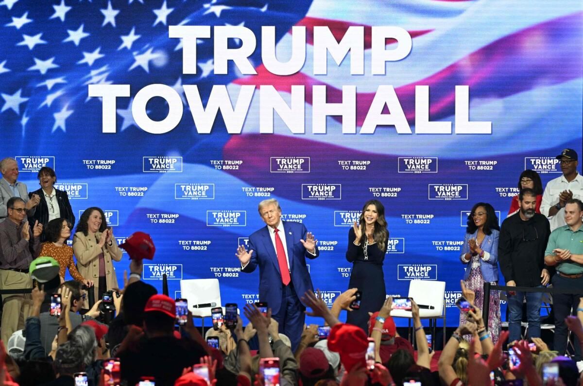 Trump Mitingi Tuhaf Bir Dansa Dönüştürdükten Sonra Harris Eğleniyor