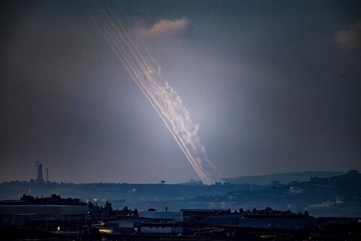 Tel Aviv'de Sirenler Çalıyor; Hamas İsrail'e Füzelerle Saldırıyor