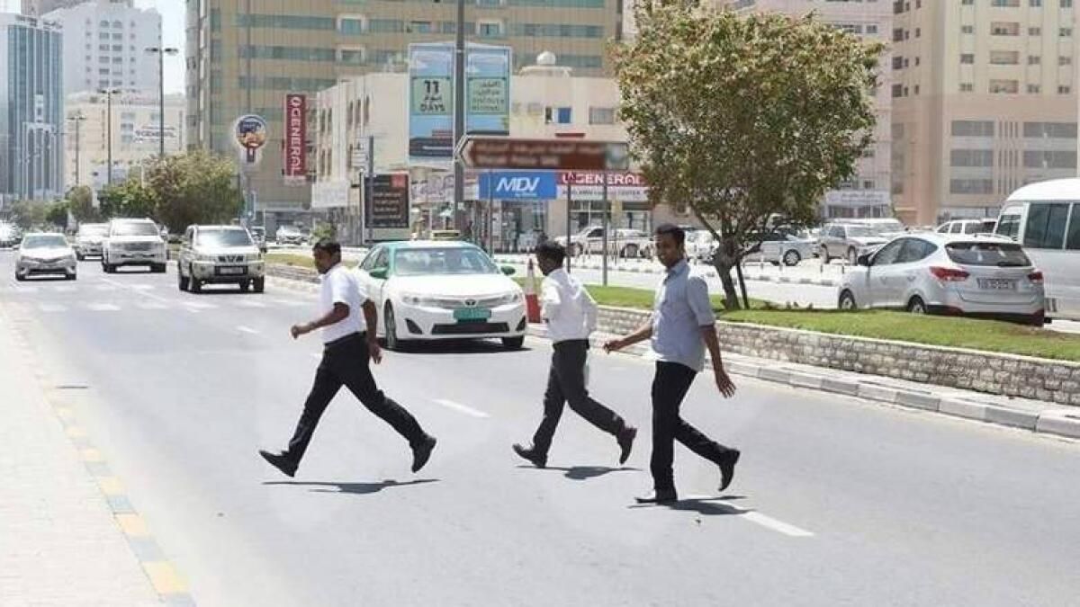 Jaywalking, Vur-Kaç: BAE Trafik Yasasını Sıkılaştırdığı için Hapis, 200.000 Dh'ye Kadar Para Cezası