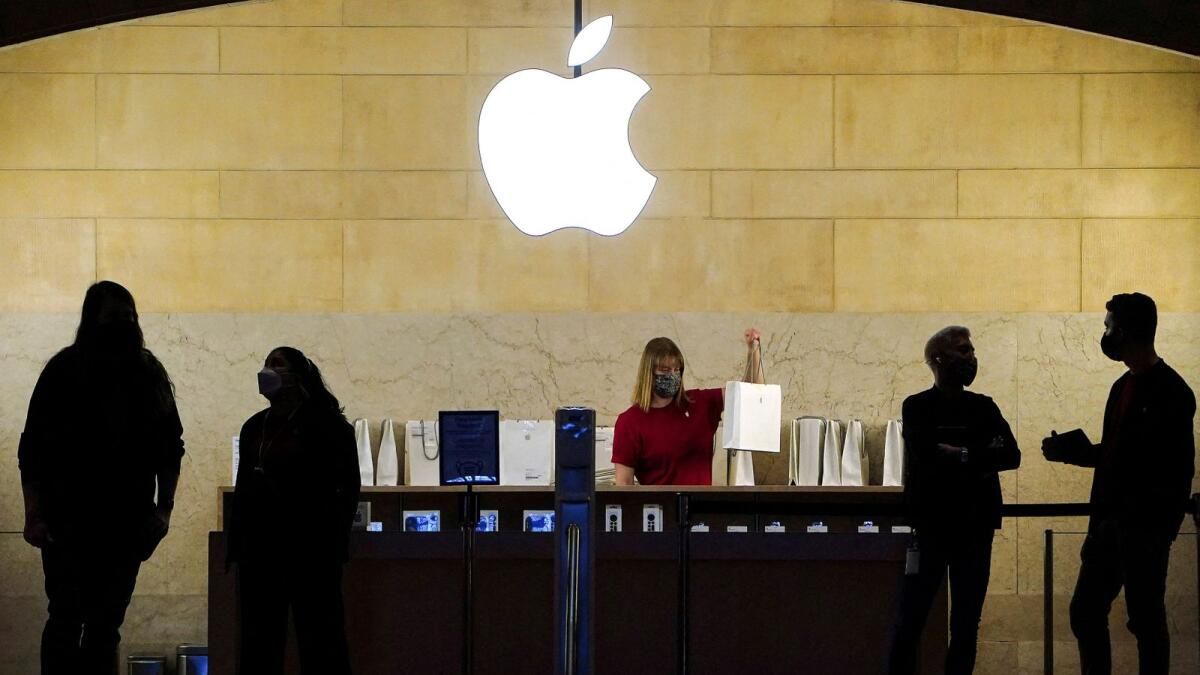 Apple, ABD Çalışma Kurulu Tarafından Yasadışı İşyeri Kuralları Uygulamakla Suçlandı