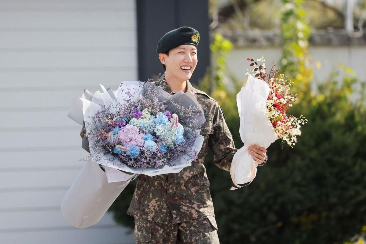 Bakın: Bts Üyesi J-Hope Güney Kore Ordusundan Taburcu Edildi