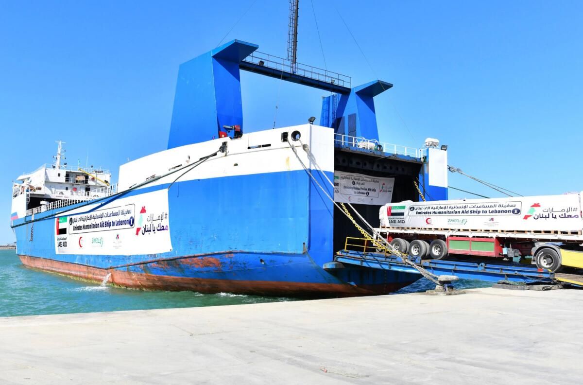 2.000 Ton Acil Gıda ve Barınak Malzemesi ile BAE Gemisi Beyrut Limanına İndi