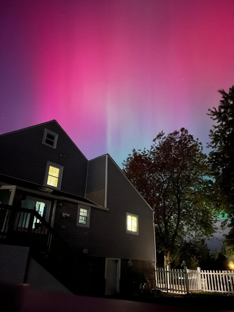 Bakın: ABD'deki Güneş Fırtınasının Ortasında Çekilen Aurora Borealis'in Çarpıcı Görüntüleri