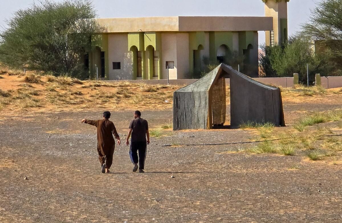 Birleşik Arap Emirlikleri: Sharjah'taki Yas Çadırı, Ziyaretçilerin Gazze Savaşının Bir Yılında Kaybedilen Hayatları Yas Tutmasına Yardımcı Oluyor