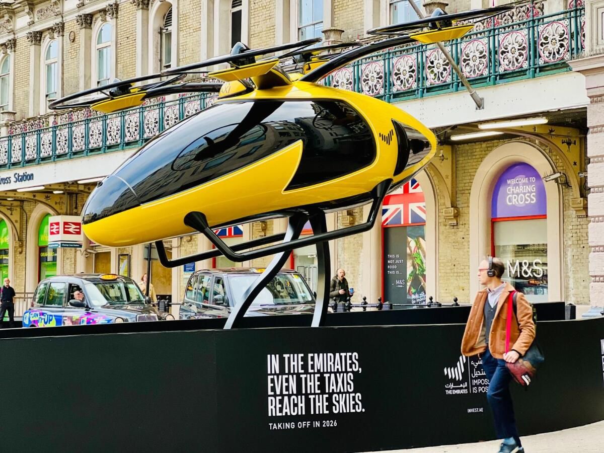 Bakın: BAE Uçan Taksi Londra'da Sergileniyor