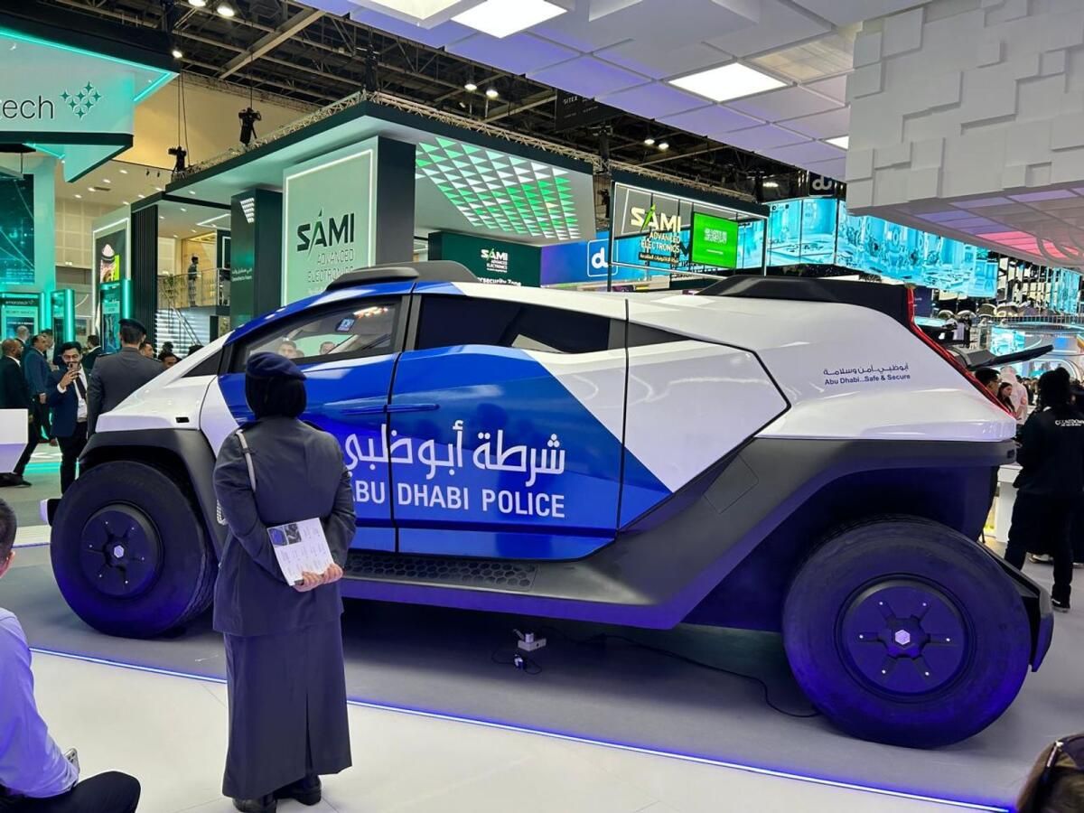 Trafik ışığı kontrolü, Dahili Dronlar: Abu Dabi Polis Devriye Arabası Acil Durumlara Hızlı Müdahale Sağlar
