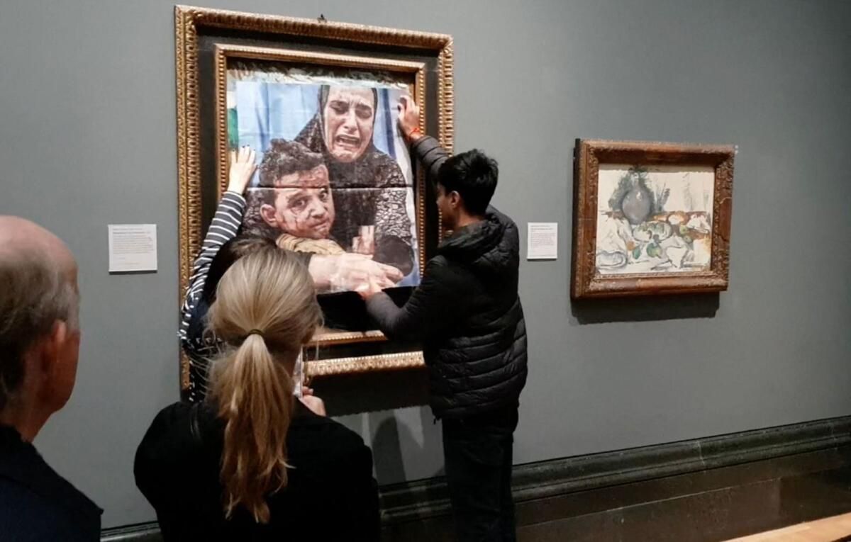 Eylemciler, Picasso'nun İsrail'e Yönelik Silahları Protesto Amaçlı Çalışmalarını Hedef Aldı
