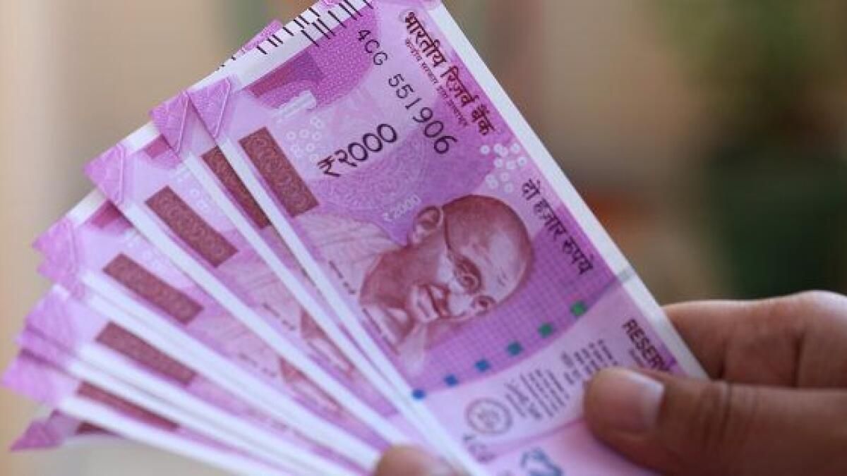 Hindistan Rupisi, Para Birimi ABD Doları Karşısında 84'ü Geçerken Tüm Zamanların En Düşük Seviyesine Ulaştı