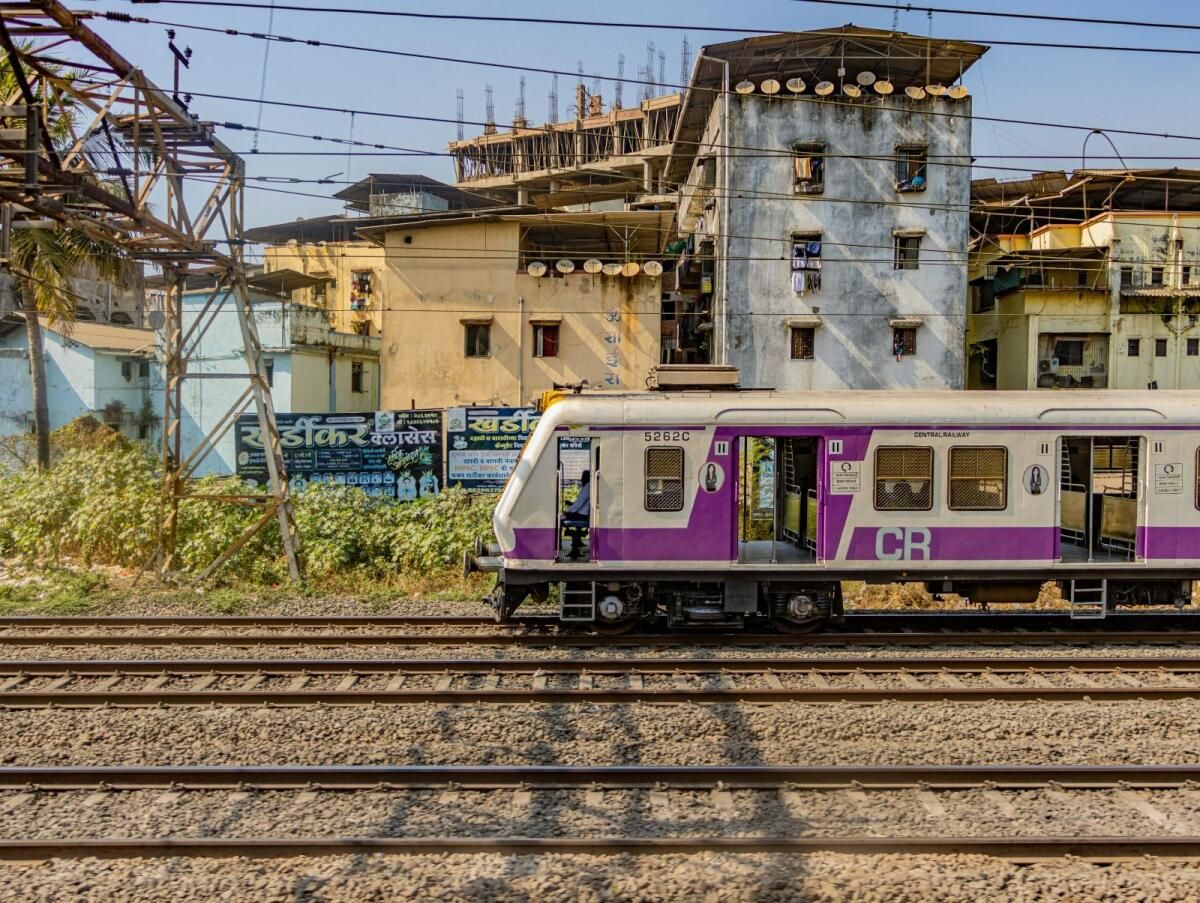 Hindistan: Tren Bombay'da 'Zamanlayıcı' Bomba Tehdidi Aldı