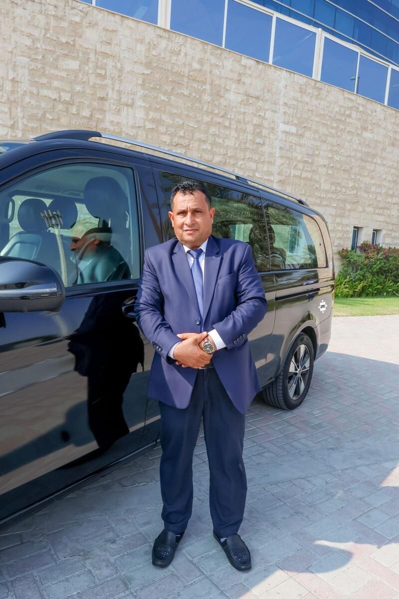 'İki Kere Düşünmedim': Dh1 Milyon Değerinde Değerli Eşyayı İade Eden Dubai Taksi Şoförüyle Tanışın