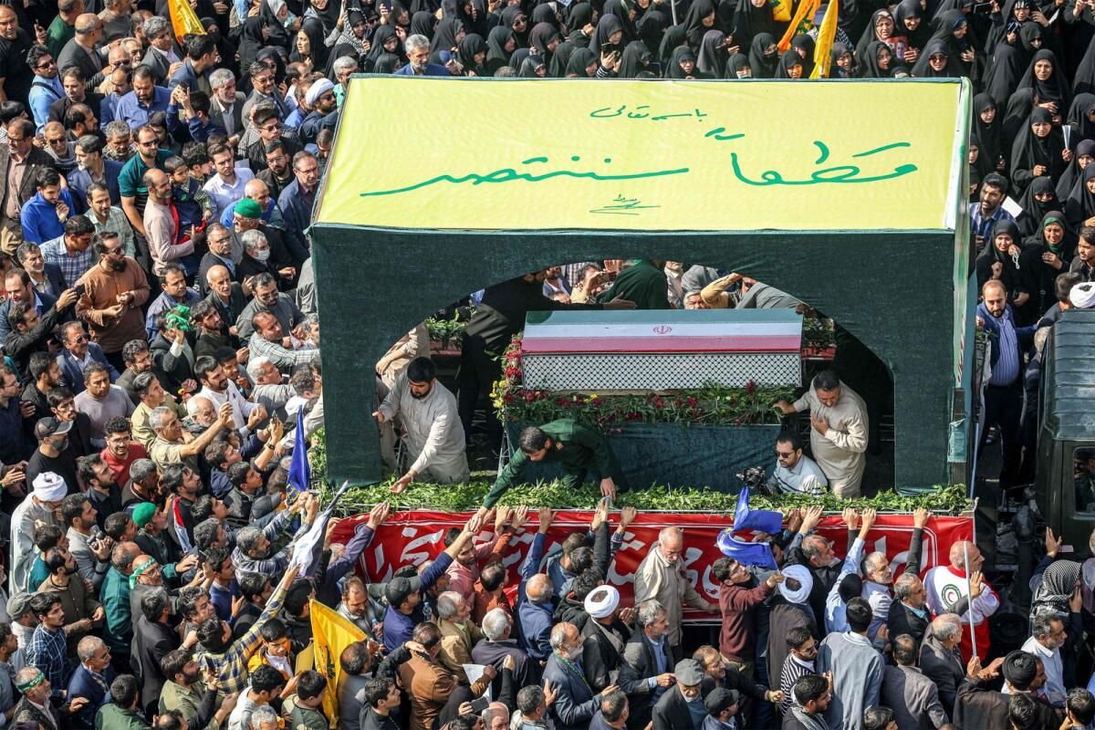 Muhafız Şefi, İsrail'in İran Hedeflerine Saldırması Durumunda 'Acı Verici Bir Şekilde' Karşılık Vermekle Tehdit Ediyor