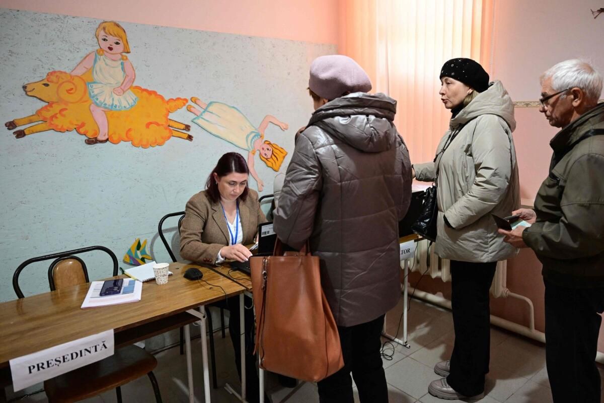 İlk Sonuçlar, Moldovalıların %50'sinin AB Hedefleriyle İlgili Referandumda 'Evet' Oyu Verdiğini Gösteriyor