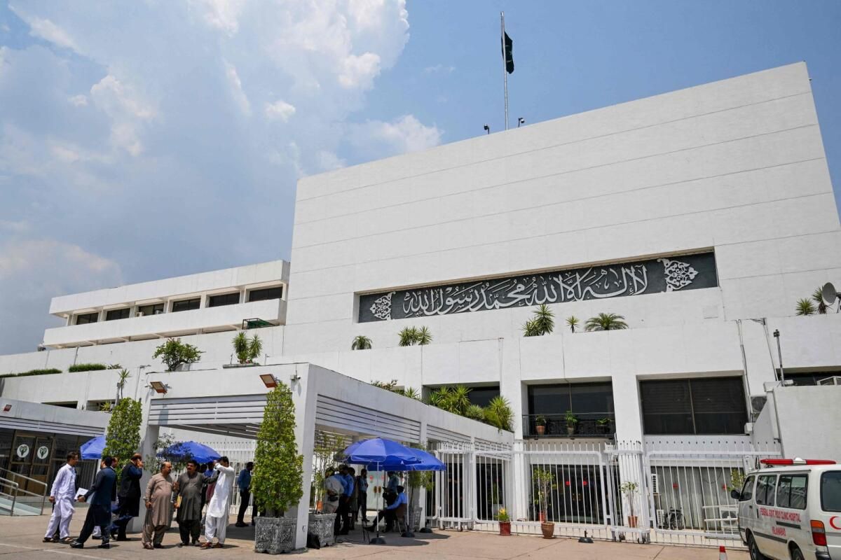 Pakistan Mahkemelere Yönelik Anayasa Değişikliklerini Kabul Etti