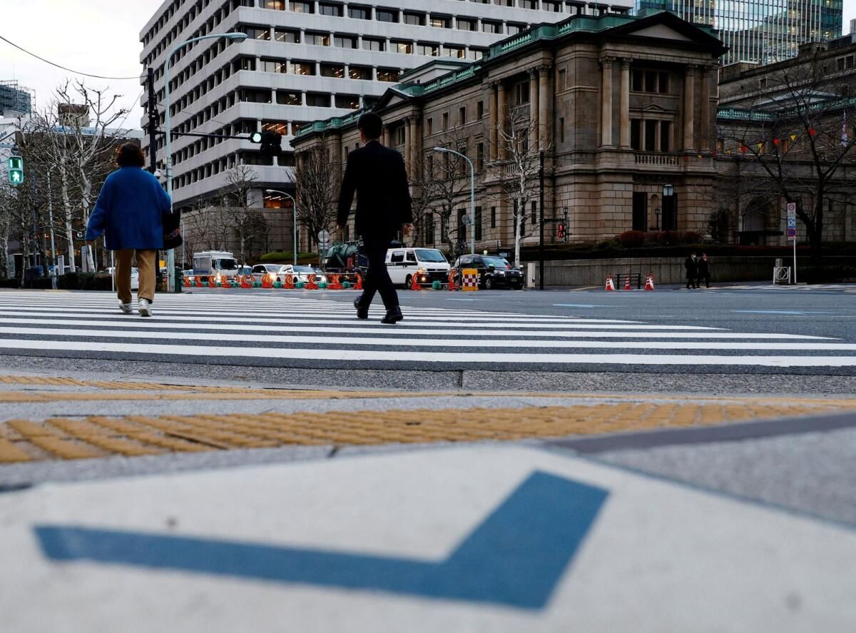 Japonya'daki Vadeli İşlemler, Japonya Merkez Bankası'nın Tahvil Alımından Akşamdan Kalma İle Karşı Karşıya
