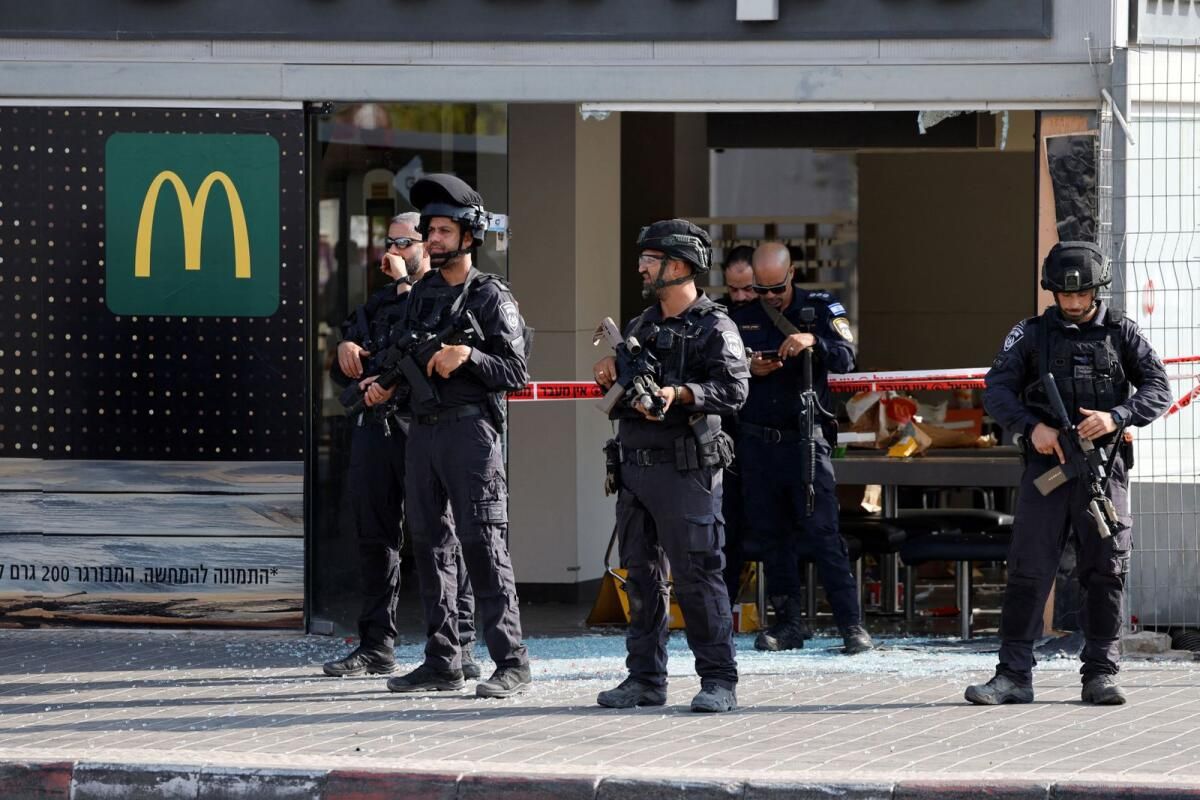İsrail'de Silahlı Saldırı: Silahlı Adam Otogarda Ateş Açarken Biri Öldü, 10 kişi Yaralandı