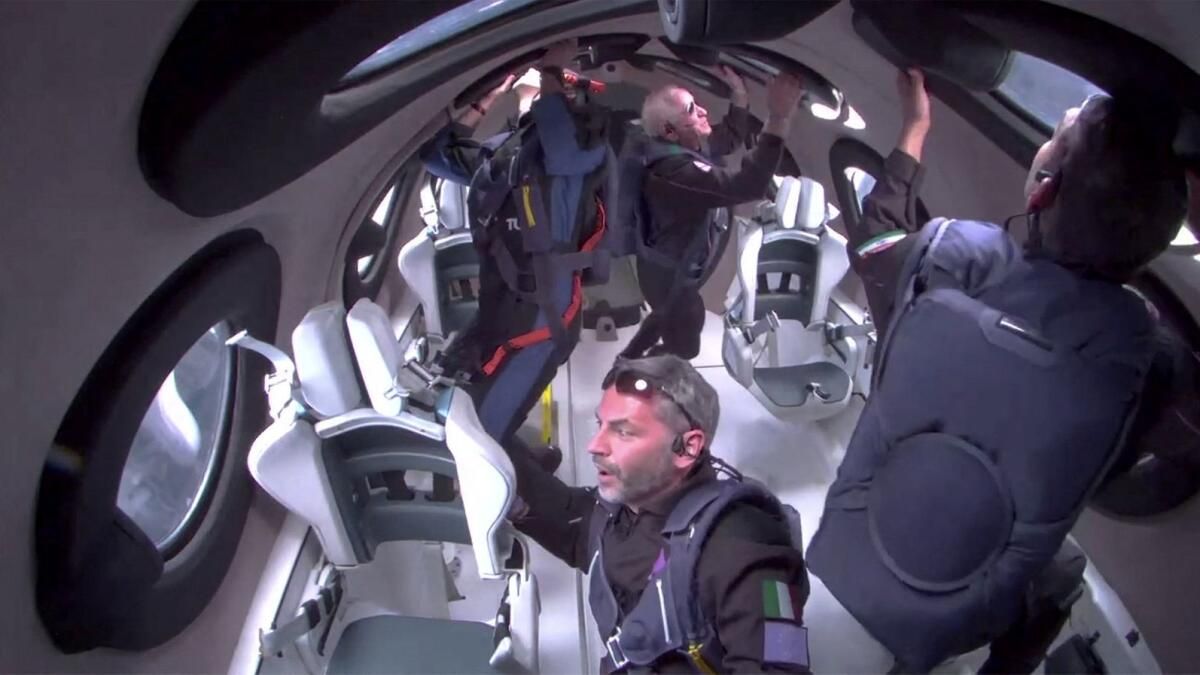İtalya'nın Uzay Giysisi Virgin Galactic için Eğitim Kıyafetleri Geliştirecek