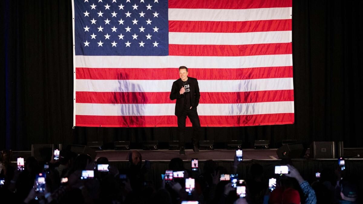 Elon Musk, Pennsylvania Seçmenlerine Nakit ve Komplolar Dağıtıyor