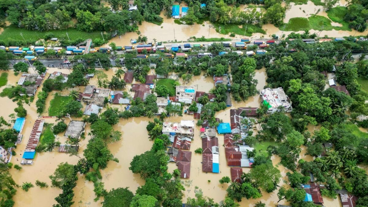Bangladeş'te Seller 1,1 Milyon Ton Pirinci Yok Etti