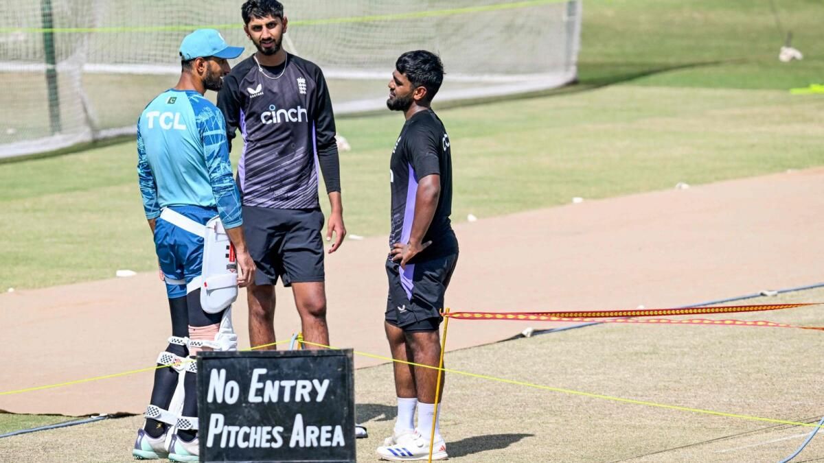 Bowlers Mezarlıkları: Pakistan'ın Sakin Sahaları Taze Ateş Altında