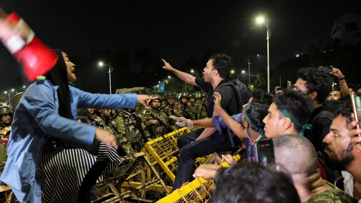 Bangladeş Cumhurbaşkanının İstifasını Talep Eden Protestolarda 30 Kişi Yaralandı