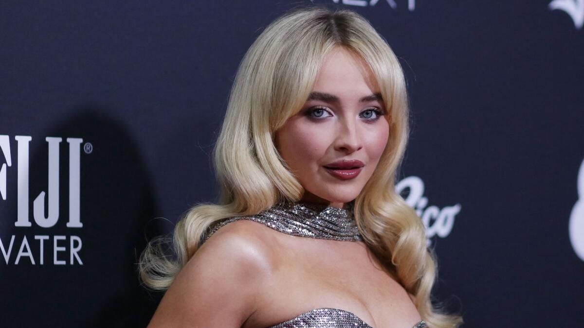 Sabrina Carpenter Taylor Swift'i Övüyor, "Sadece Onu İzliyorsun" Diyor.