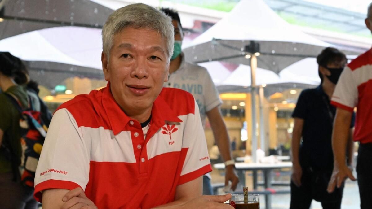 Singapur'un Kurucusunun Oğlu, Ailesi Kartopu Tükürürken Artık Siyasi Mülteci Olduğunu Söyledi