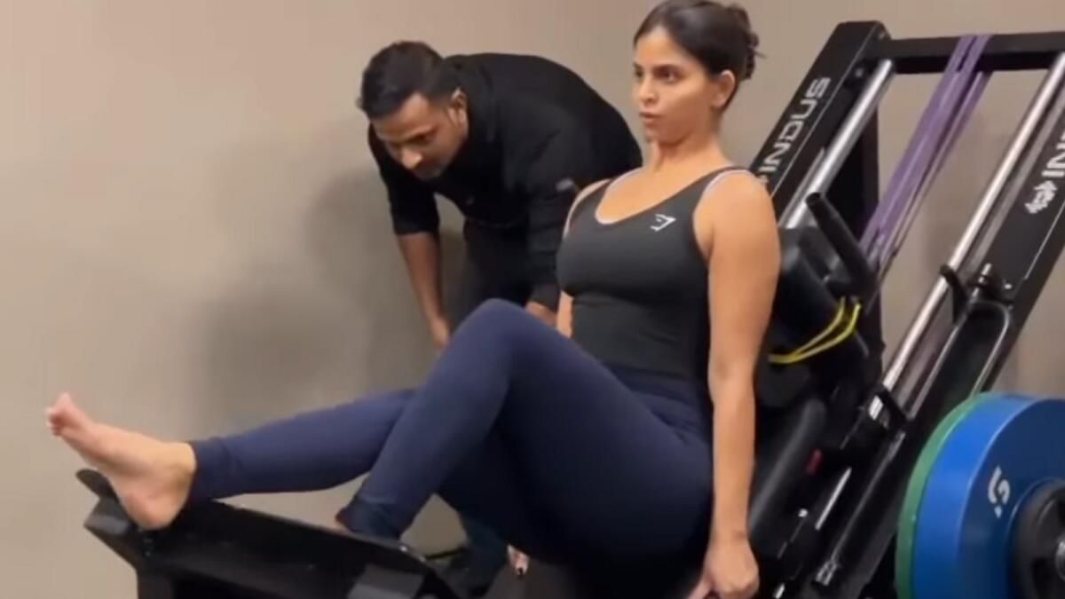 Suhana Khan Hisseleri Video Kendini At The Spor Salonu
