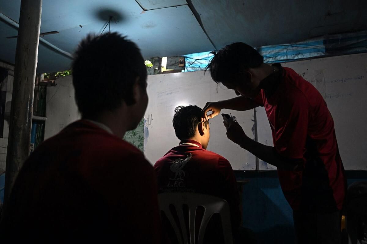 Myanmar'ın Kayıp Nesli, Orman Rehabilitasyonunda Travma ve Bağımlılıkla Savaşıyor