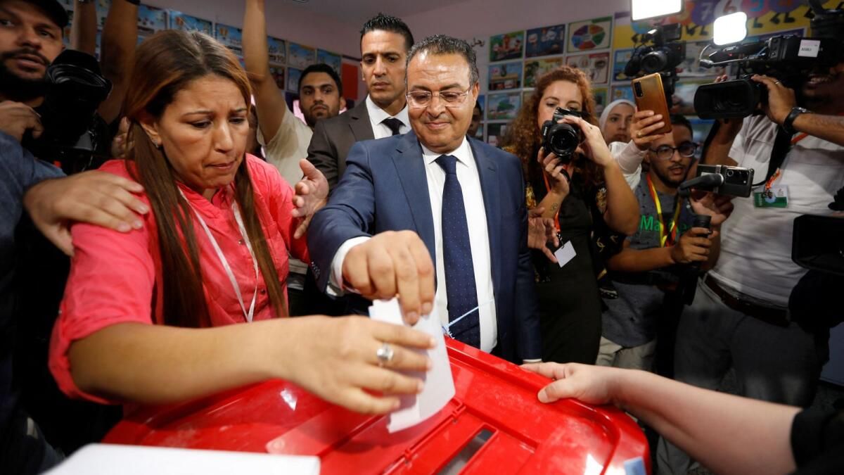 Tunuslular Seçimde Oy Kullanıyor ve Başkan Saied'in Ana Rakibi Hapiste