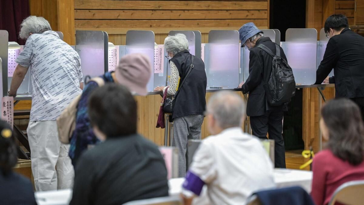 Japonya'nın İktidar Koalisyonu Parlamento Çoğunluğunu Kaybetmeye Hazırlanıyor, Çıkış Anketlerini Gösteriyor