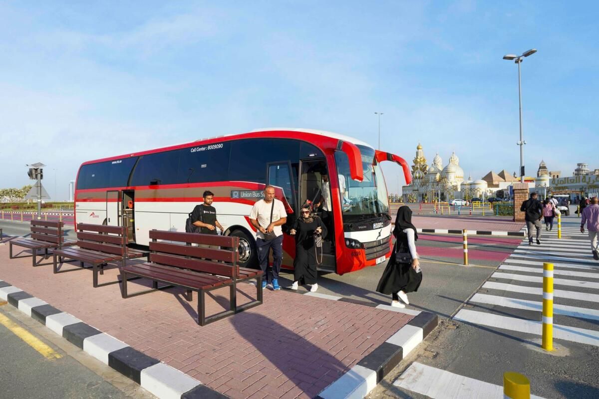 Dubai: 29 Kasım'dan itibaren Global Village'a, Diğer 2 Bölgeye Yeni Otobüs Seferleri