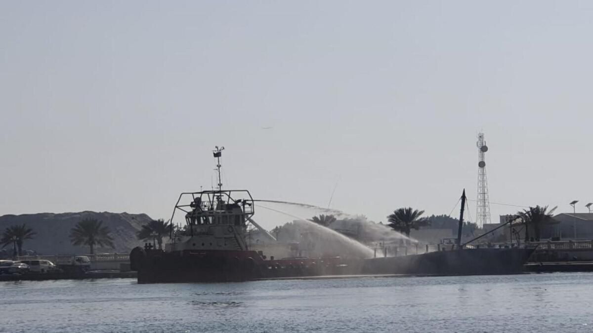 BAE: Fujairah Limanındaki Balıkçı Teknesinde Yangın Çıktıktan Sonra 1 Ölü