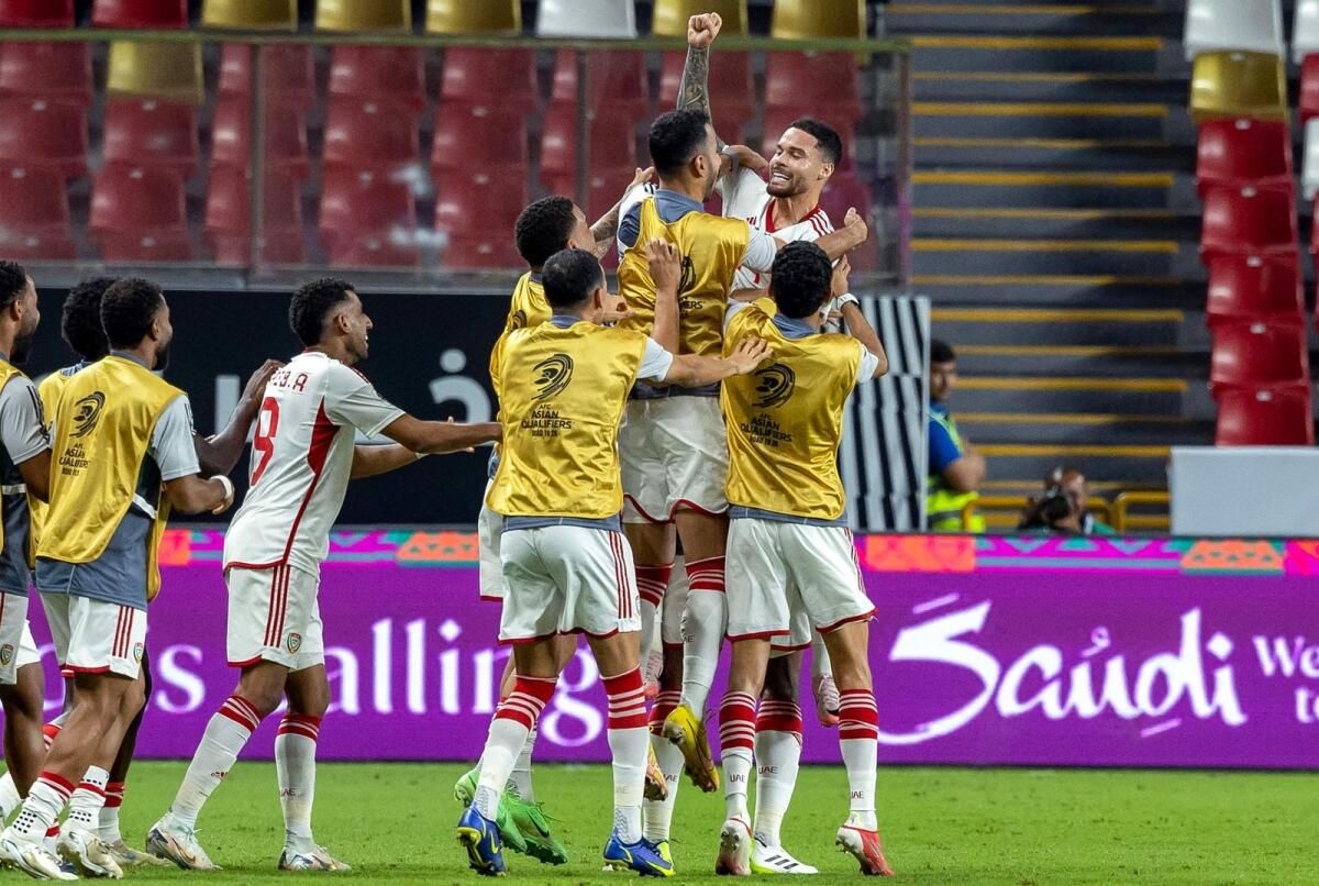 BAE, Kırgızistan'a Karşı 3-0 Galibiyetle Fıfa Dünya Kupası Hayalini Yeniden Canlandırdı