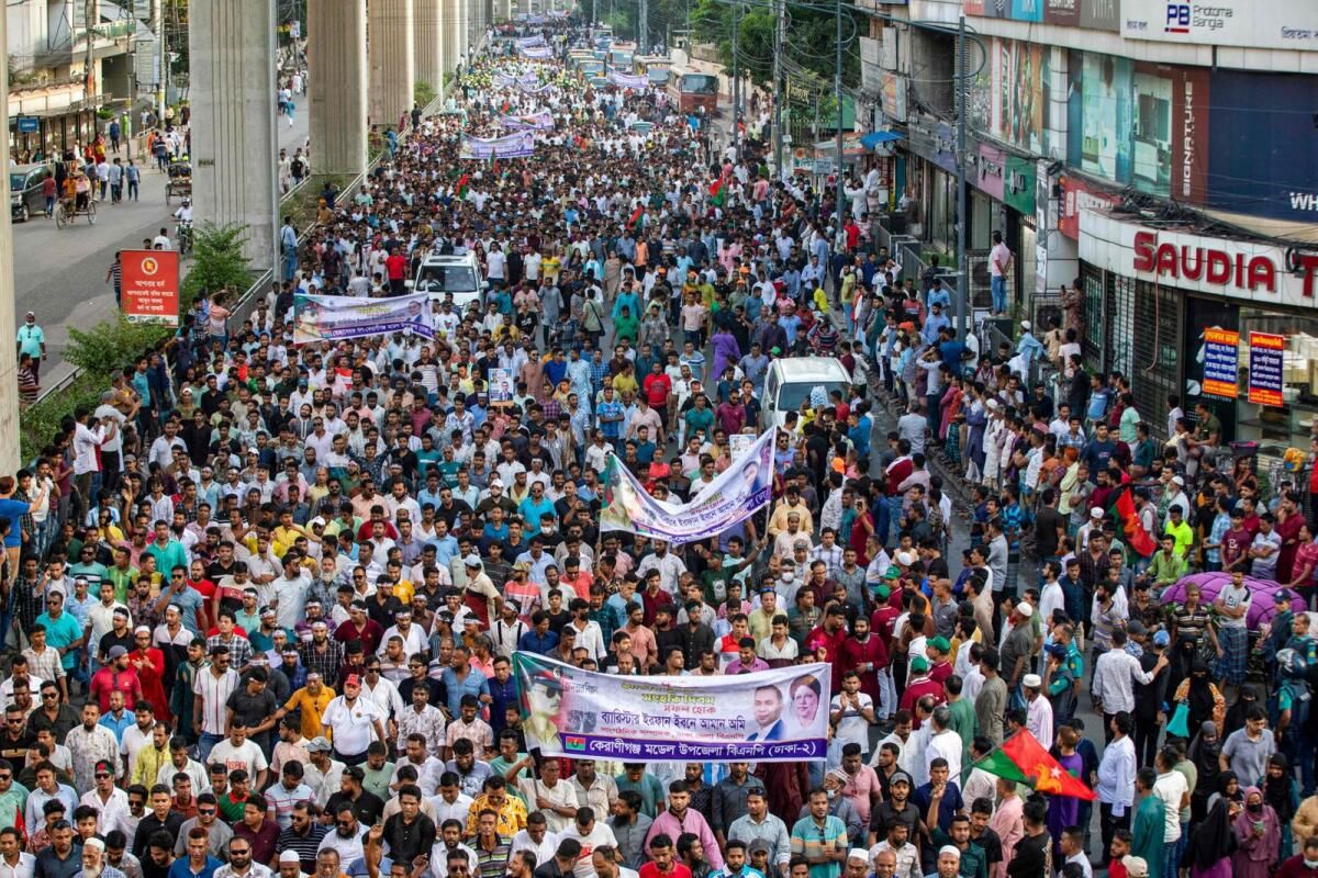 Bangladeş Eski Lideri Hasina'nın Destekçileri Trump İşaretleriyle Tutuklandı
