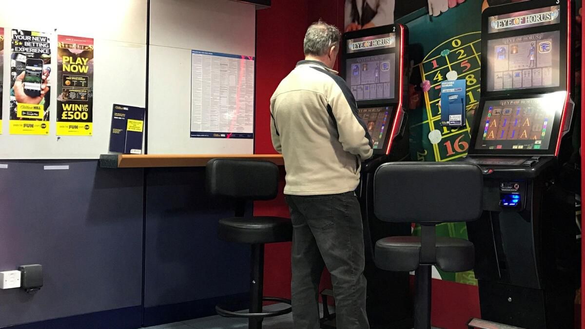 İngiltere, Kumar Zararıyla Mücadele Etmek için Çevrimiçi Slot Bahislerini Kapatacak