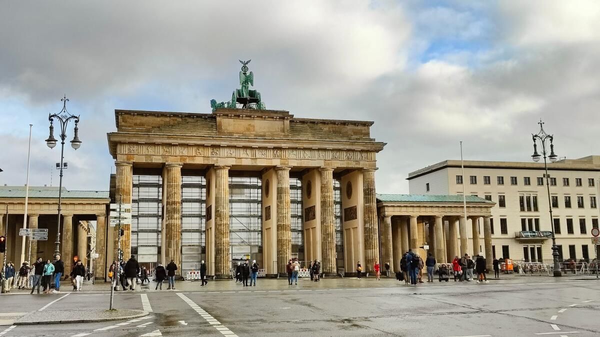 BAE'den Almanya'ya Seyahat: Berlin Duvarı Boyunca Yürüyün