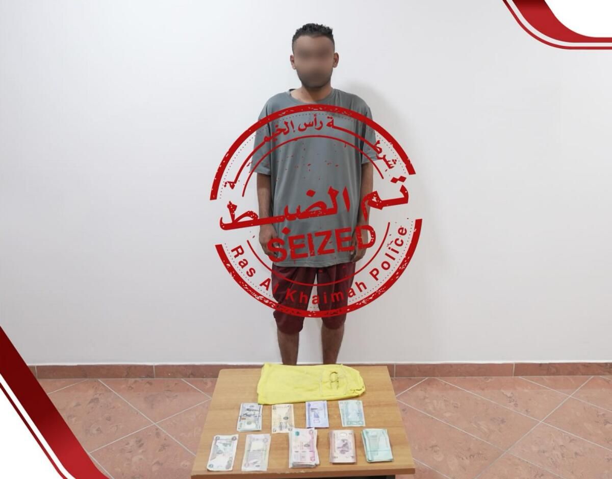 Birleşik Arap Emirlikleri: Arabalara Giren Maskeli Hırsız Tutuklandı; Hırsızlıkla İlgili Tek Tek Dolaşan Videolar Da Yakalandı