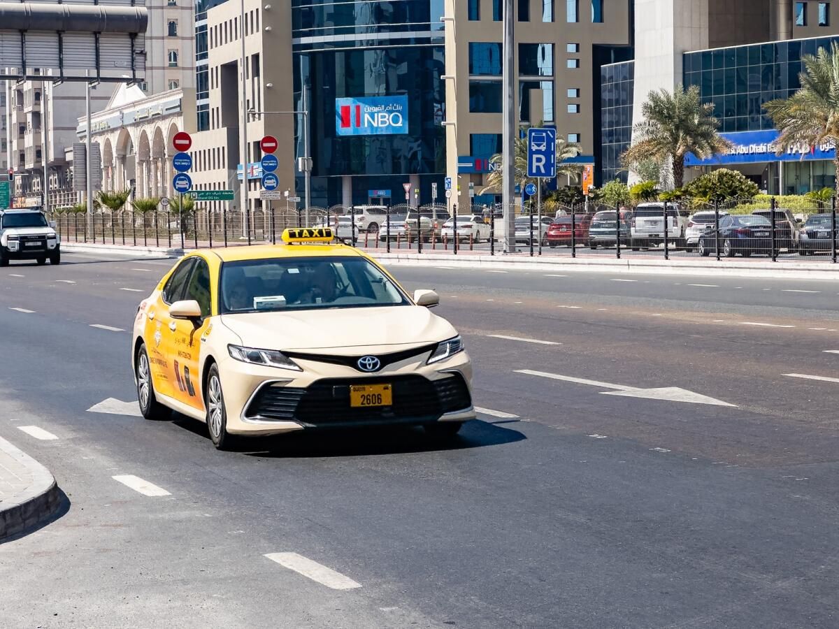 Dubai: Arabanıza Şirket Logosu, Reklam koymak ister misiniz? Rta'dan Nasıl İzin Alınır
