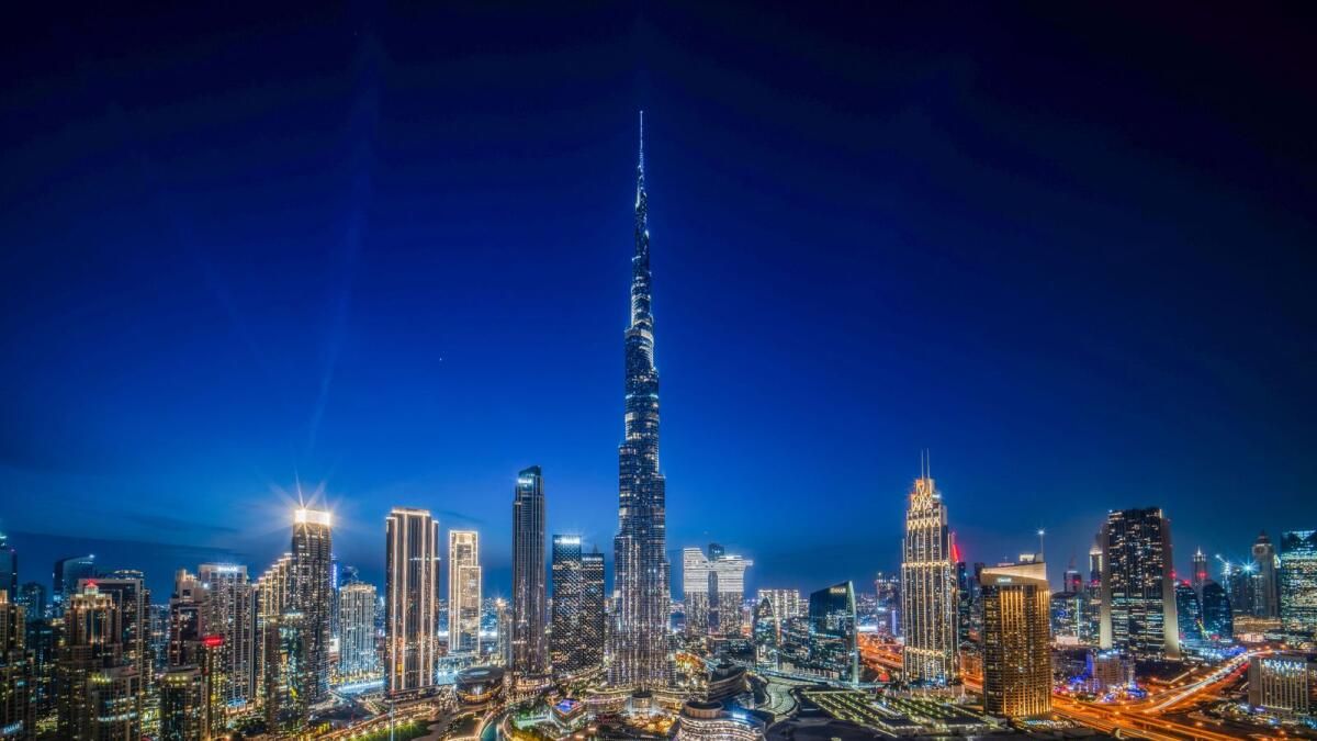 Dubai: Burç Halife, Ulusal Gün Kutlamaları Öncesinde Yeni Aydınlatma Sistemi Alacak