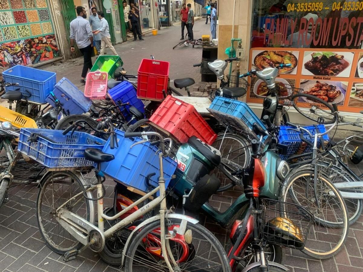 Dubai Polisi, Belirlenmemiş Alanlarda Kullanılması Nedeniyle Yaklaşık 1.800 Scooter ve Bisiklete El Koydu