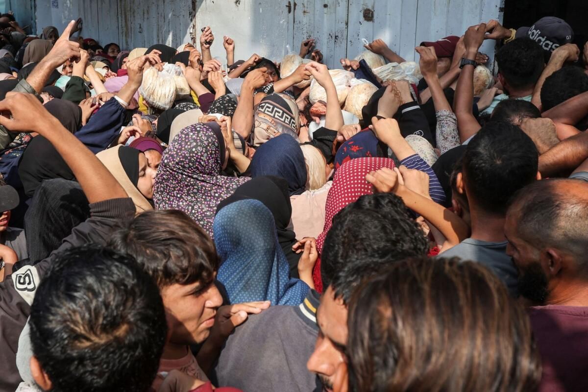 İsrail Ateşi, Tankların Gazze Kampına Girmesiyle 11 Filistinliyi Öldürdü