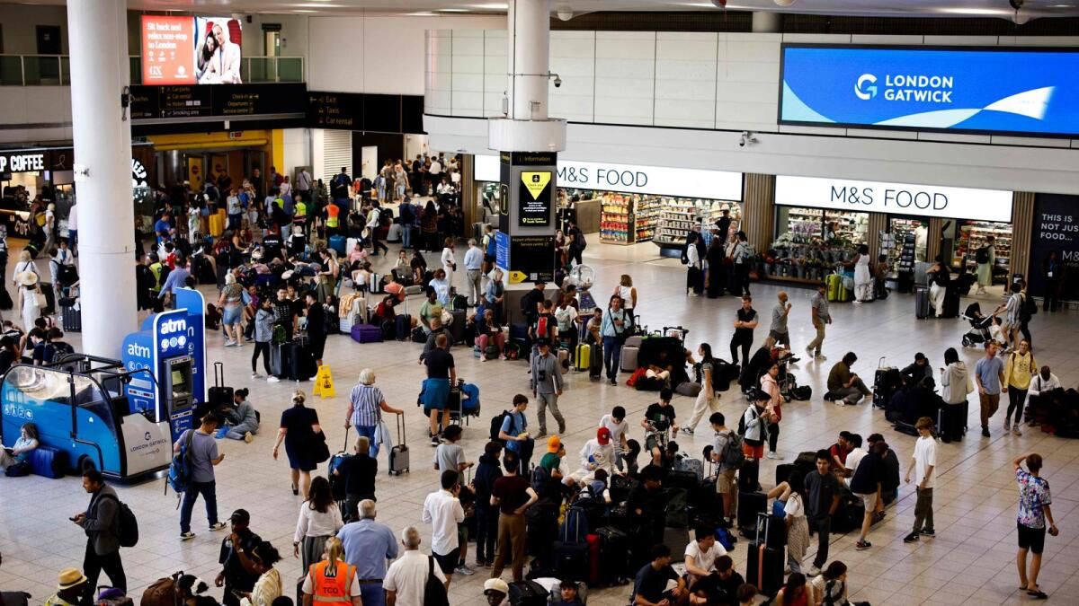Londra'nın Gatwick Havaalanı Güvenlik Olayı Nedeniyle Terminali Tahliye Etti