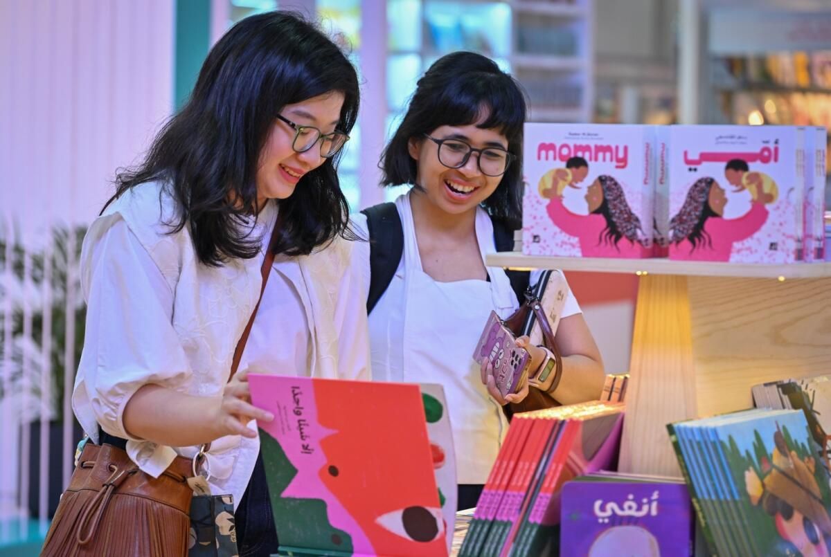 Sharjah: Kütüphaneler için 4,5 Milyon Dh'lik Hibe, 'Dayanıklılığın Seslerini Yükseltmeye' Yardımcı Olabilir, Yerel Kültürü Zenginleştirebilir, Diyor Sıbf'deki Yazarlar